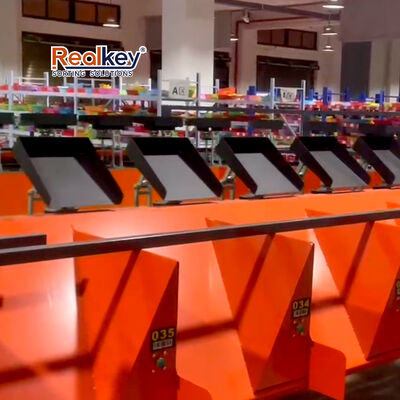 Goede prijs Hoge snelheid Tilt Tray Sorter met 99,99% nauwkeurigheid en 7200-10800 P/h capaciteit voor kleine en middelgrote verpakkingen online